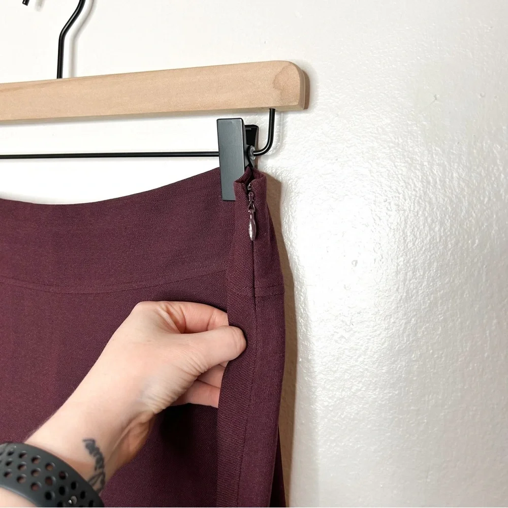 Ann Taylor Burgundy Purple‎ Floral Embroidered Silk Wool Blend Knee Length Skirt